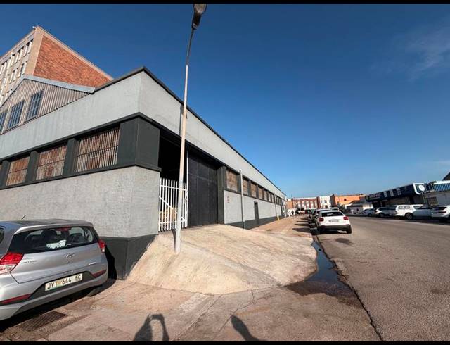 INDUSTRIAL PROPERTY TO RENT IN NORTH END